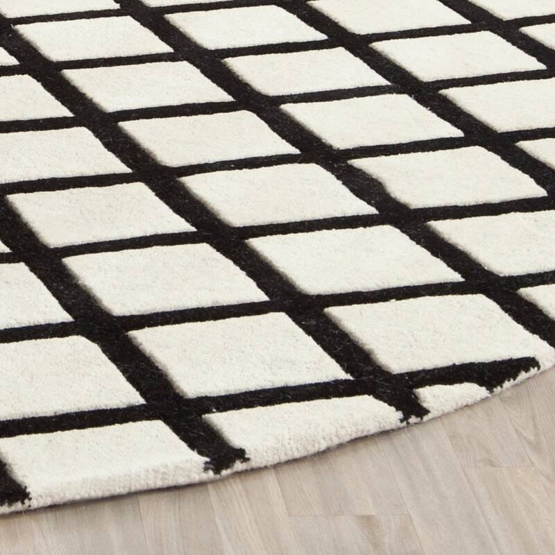 SAFAVIEH Handmade Chatham Retha Modern Moroccan Wool Rug