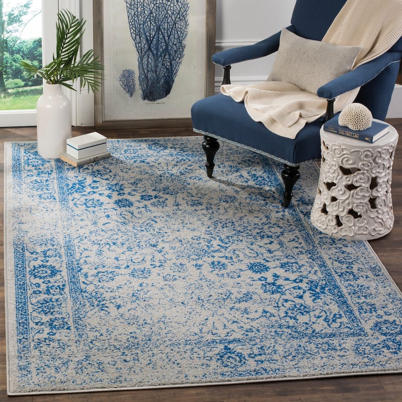 SAFAVIEH Adirondack Dakota Rustic Shabby Chic Distressed Rug - 5'1" x 7'6" - Grey/Blue - Rectangle