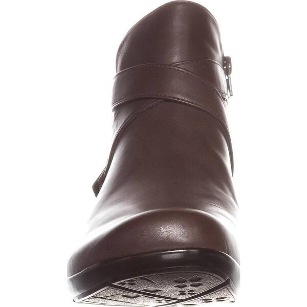 naturalizer cassandra ankle boots