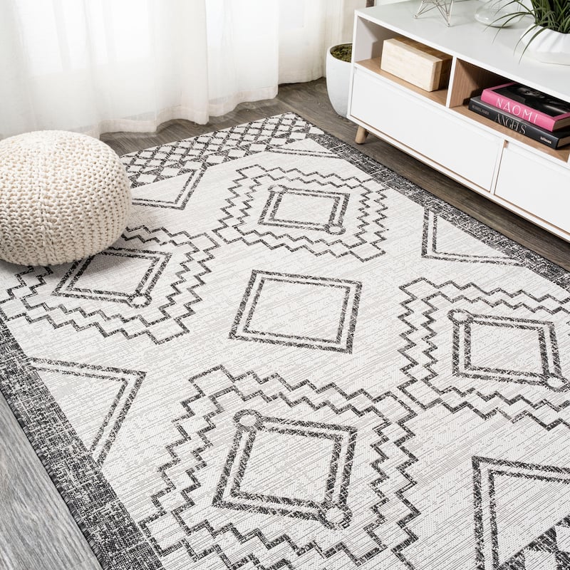 JONATHAN Y Carwa Diamond Tribal Medallion Indoor/Outdoor Area Rug