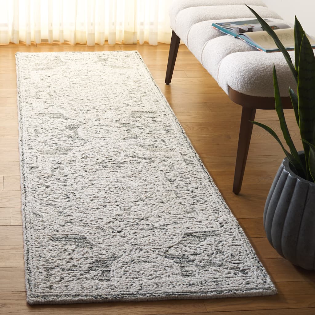 SAFAVIEH Handmade Abstract Torild Medallion Wool Rug