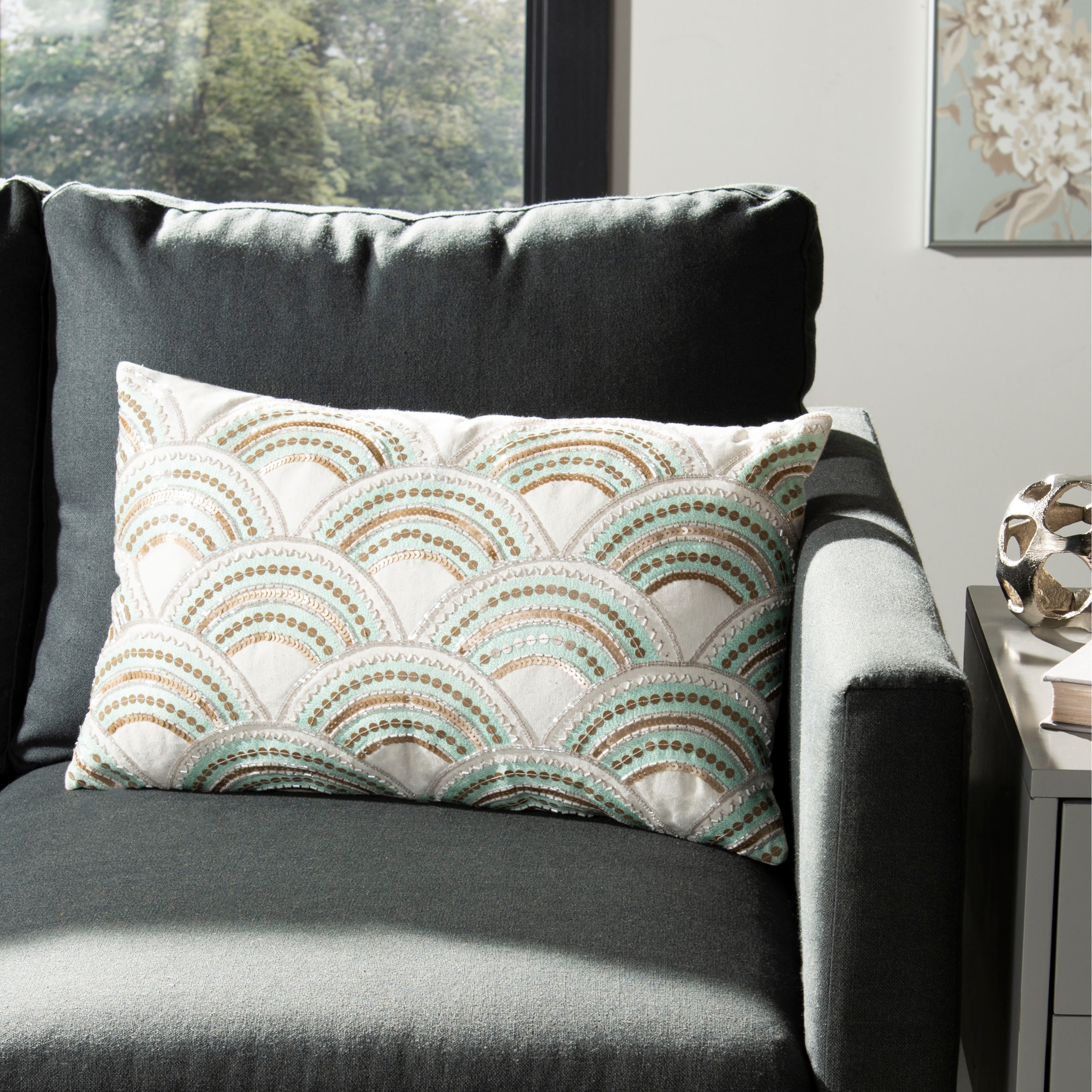 Assorted throw pillows discount