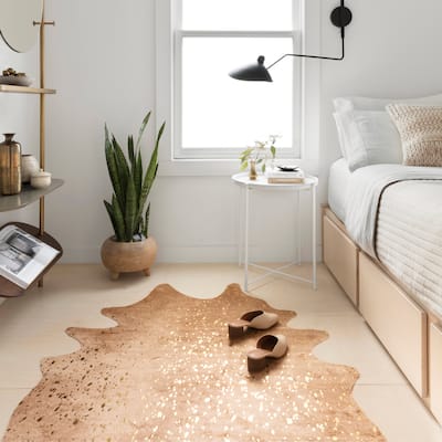 Alexander Home Sierra Faux Cowhide Rug - 6'2" x 8'