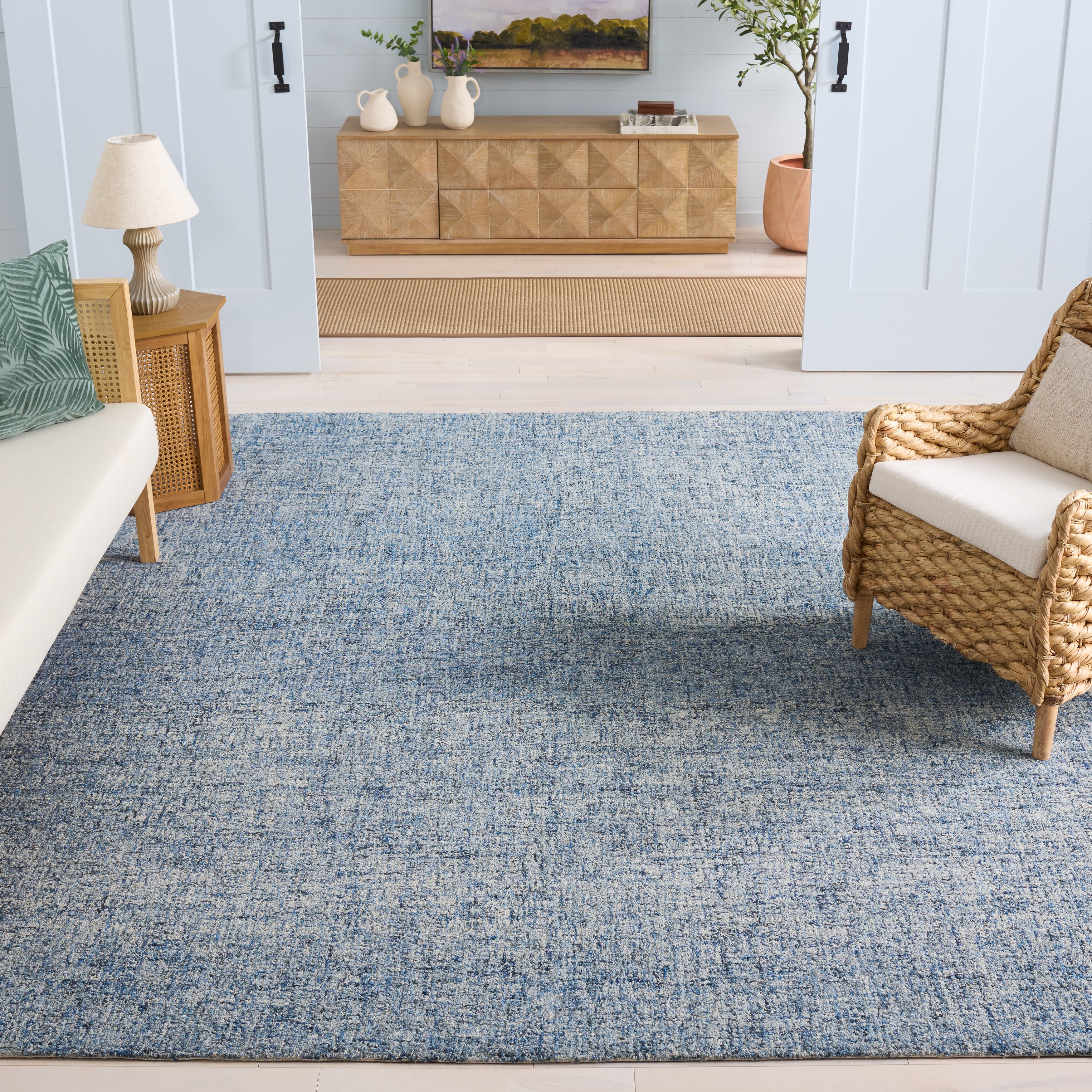 SAFAVIEH Handmade Abstract Menna Wool Rug