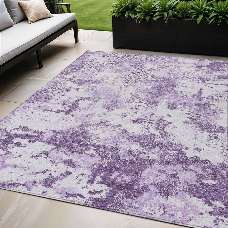 HomeRoots Floral Transitional Rectangle Outdoor Rug - 5' X 8'