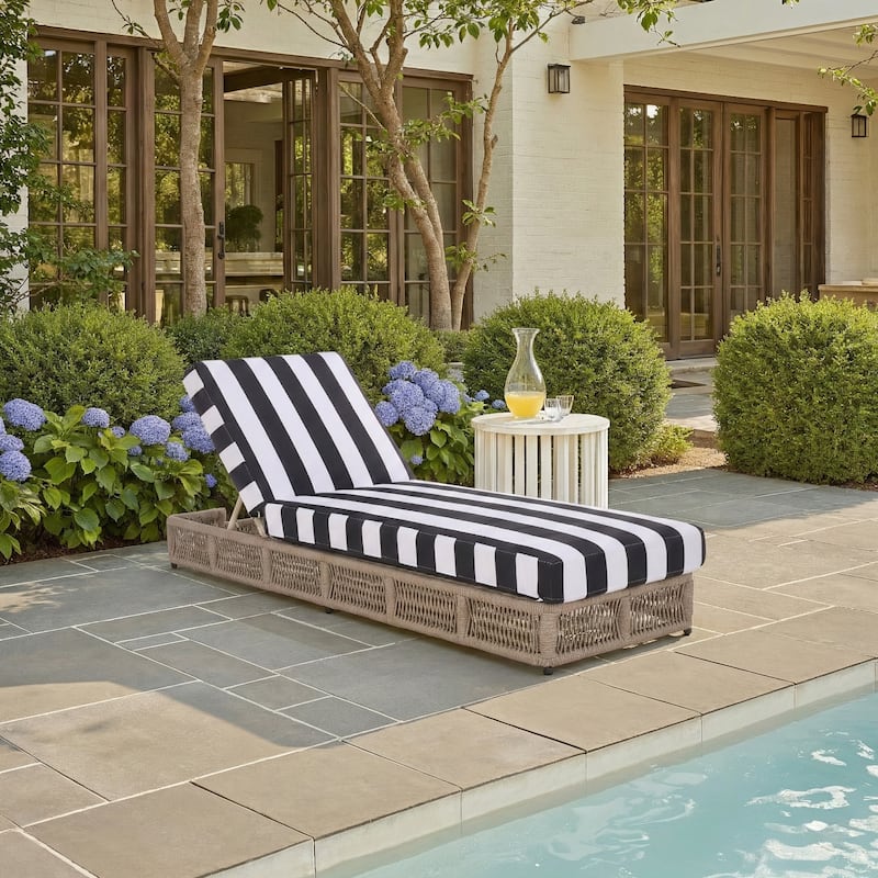 SAFAVIEH Outdoor Tinna Sun Lounger - 75"W x 25"D x 13"H - Heather Tan/Black Striped