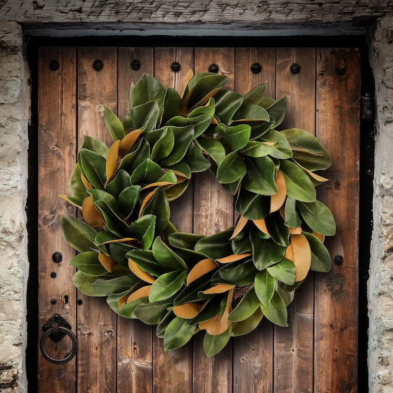 Natural Touch Magnolia Leaf Wreath 27"