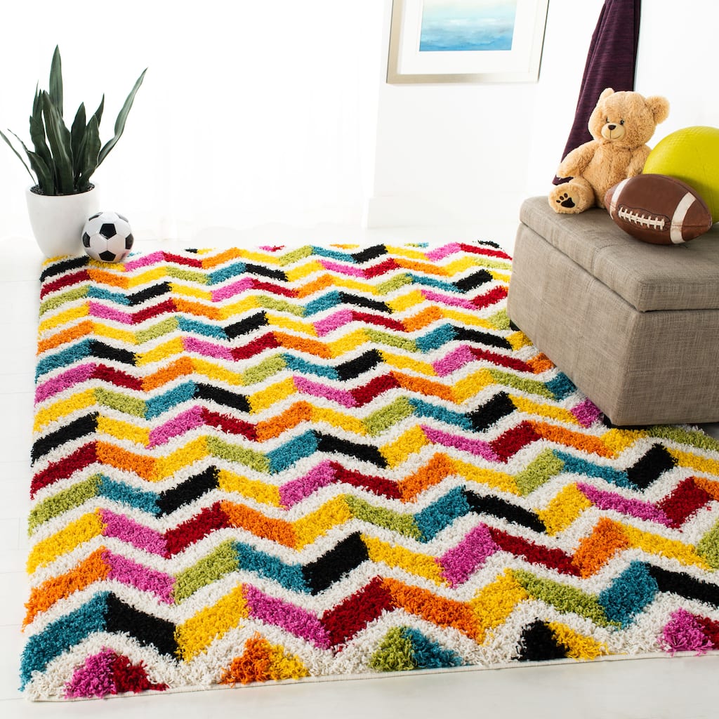 SAFAVIEH Kids Shag Adrianne Chevron Nursery Playroom 2-inch Thick
