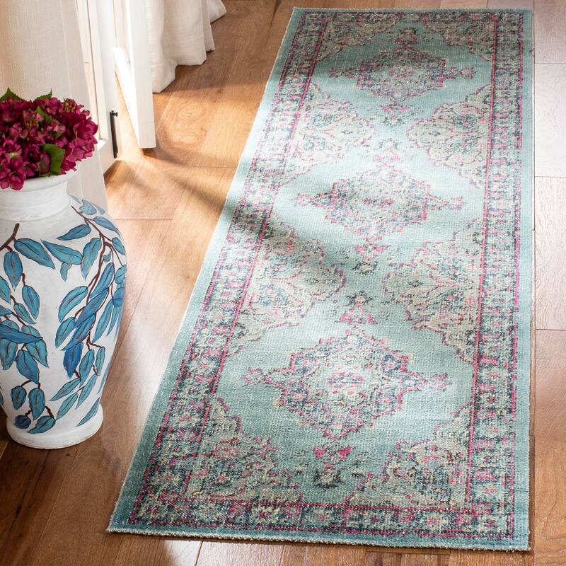 SAFAVIEH Artisan Eufrosinia Distressed Oriental Rug