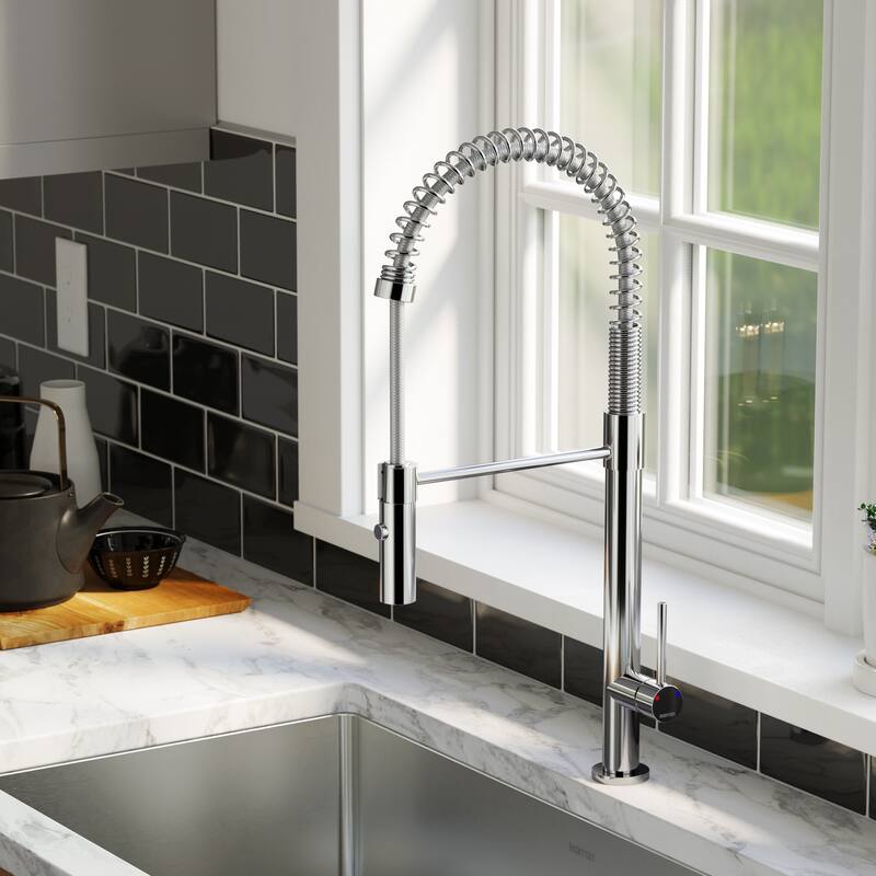 Karran Bluffton Single-Handle Pull-Down Sprayer Kitchen Faucet