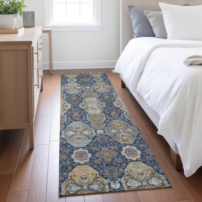 Machine Washable Indoor/ Outdoor Traditional Tracey Chantille Rug