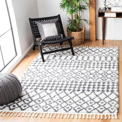 SAFAVIEH Berber Fringe Dinchen Getulia Rug