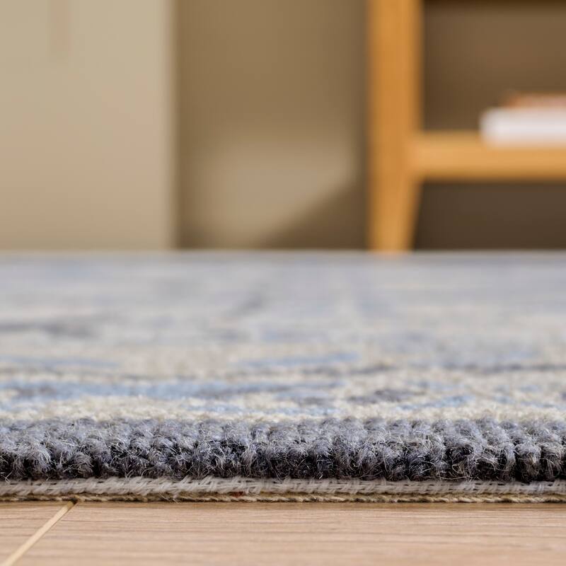 Martha Stewart by SAFAVIEH Handmade Jobka Wool Rug