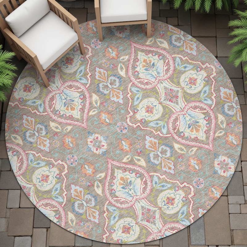 Machine Washable Indoor/Outdoor Traditional Spades Chantille Rug - Taupe - 8' x 8'