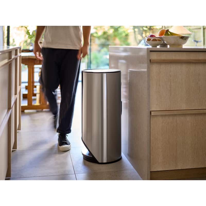 Joseph Joseph Arc 30-liter Slimline Pedal Trash Can (8 US Gallons)