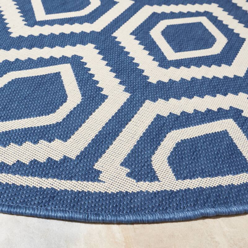 SAFAVIEH Courtyard Carolee Indoor/ Outdoor Patio Backyard Rug