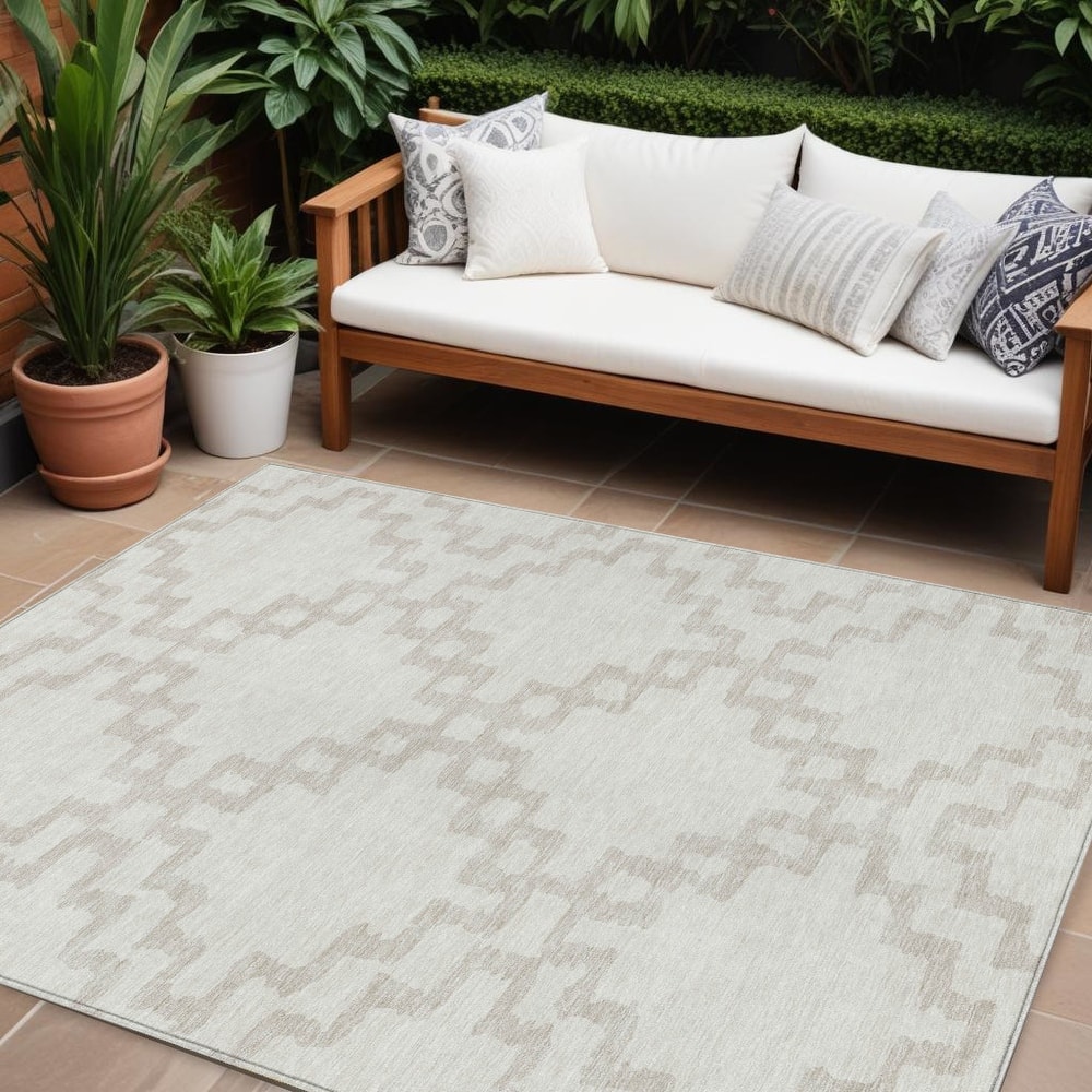 HomeRoots Geometric Transitional Rectangle Outdoor Rug