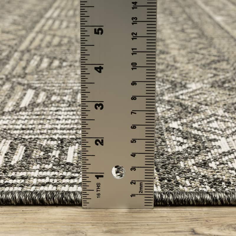 Style Haven Grayton Tribal Inspired Beige/ Black Indoor-Outdoor Fringe Edge Rug
