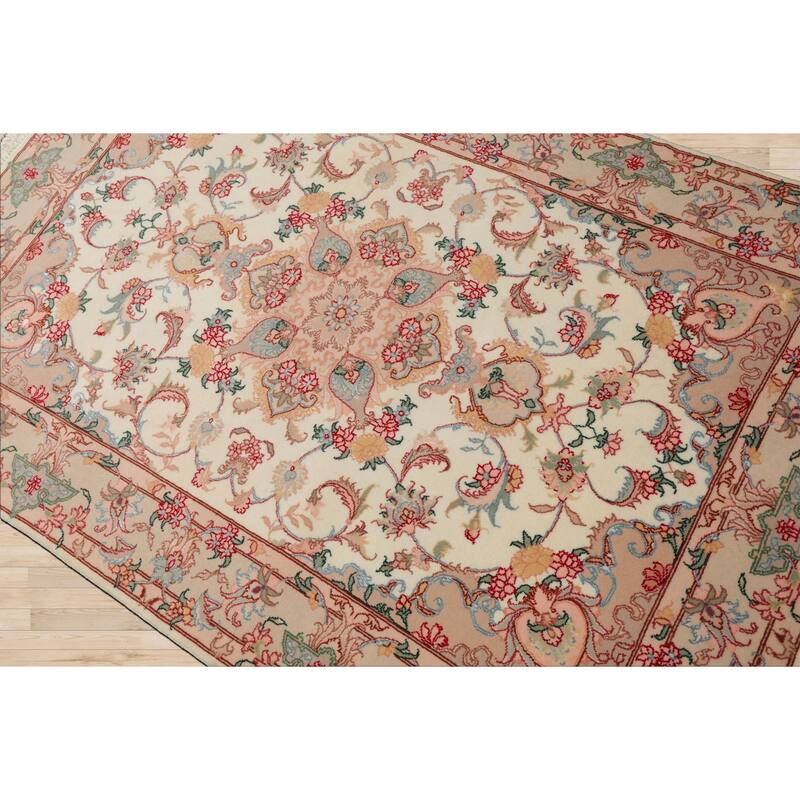 3'3''x5 Hand Knotted Wool Ivory Traditional 250 KPSI Rug - 3' 3'' x 5'