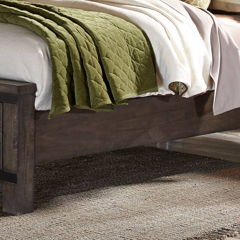 Thornwood Hills Rock Beaten Gray with Saw Cuts King California Panel Bed