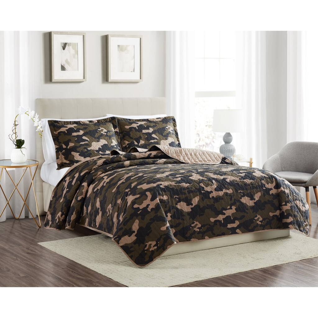 Forest Green Camouflage 3-Piece Reversible Quilt Set