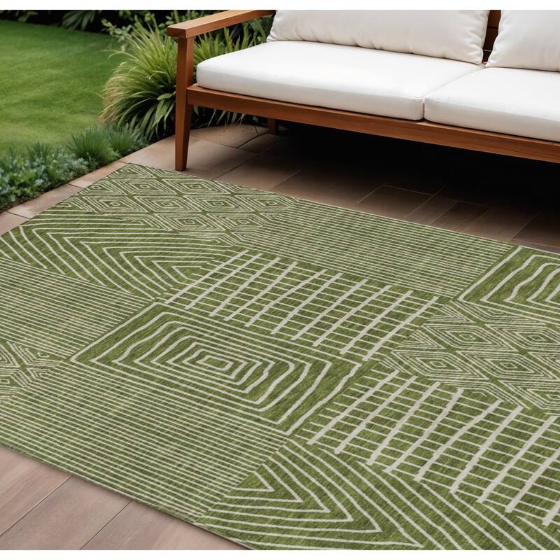 HomeRoots Geometric Transitional Rectangle Outdoor Rug - 9' X 12'