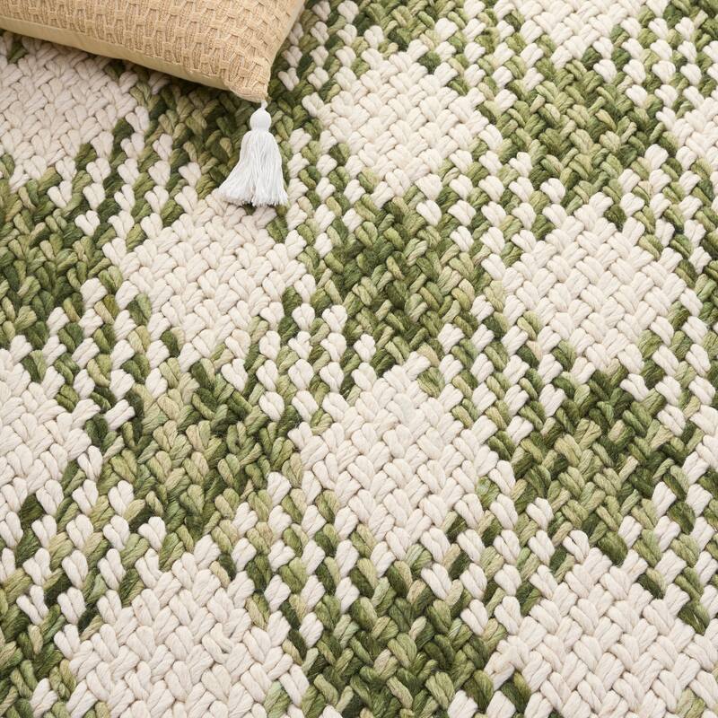 SAFAVIEH Handmade Natural Fiber Couture Heriona Wool Rug