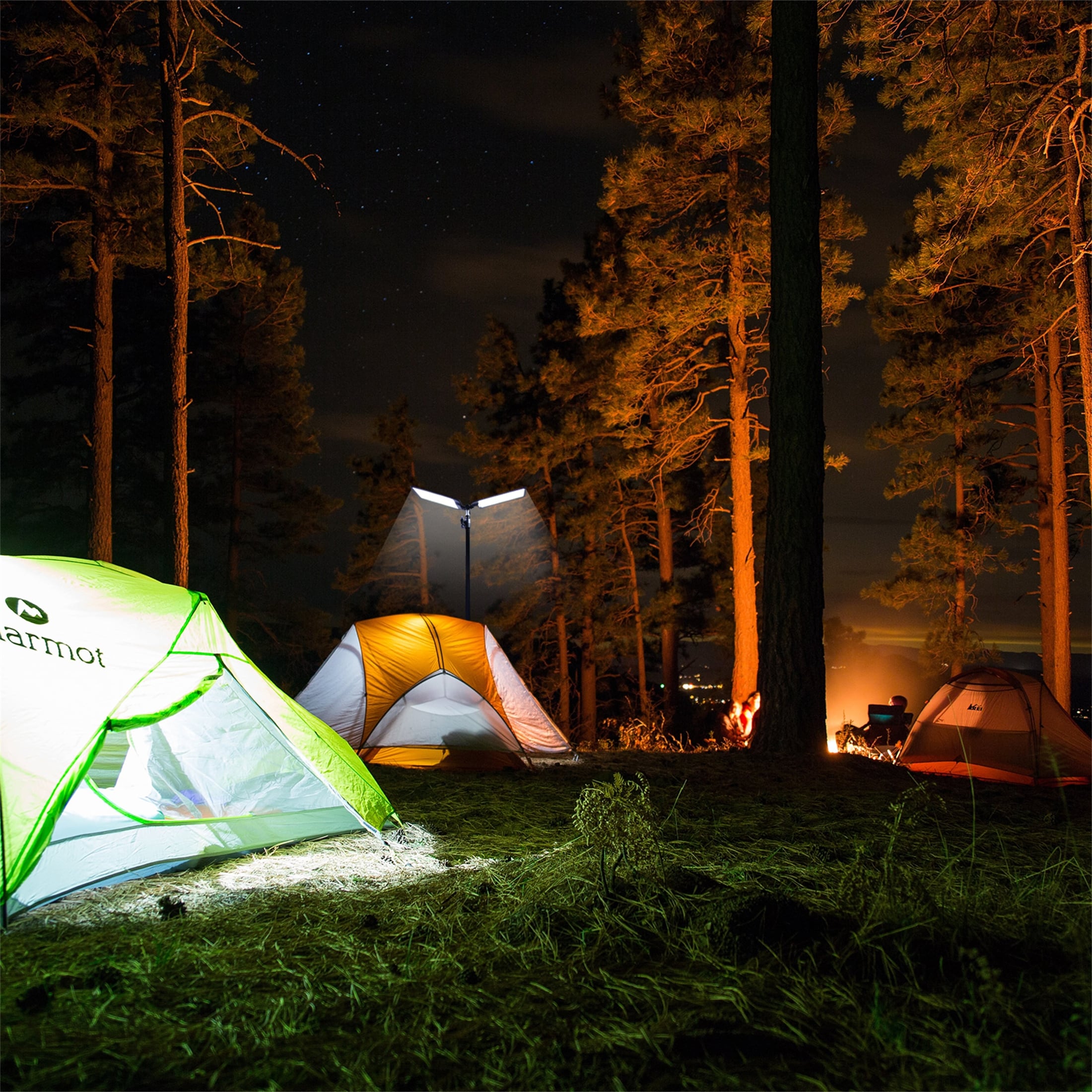 Outdoor Portable LED Camping Lights With Telescoping Pole Black
