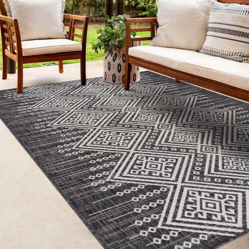 Hauteloom Frankville Living Room, Bedroom Patio Outdoor Area Rug - Black, White - 6'7" x 9' - 6'7" x 9' - Black, White / Frankville