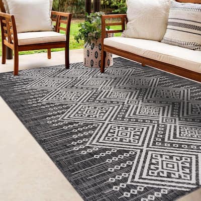 Hauteloom Frankville Living Room, Bedroom Patio Outdoor Area Rug - Black, White - 6'7" x 9'