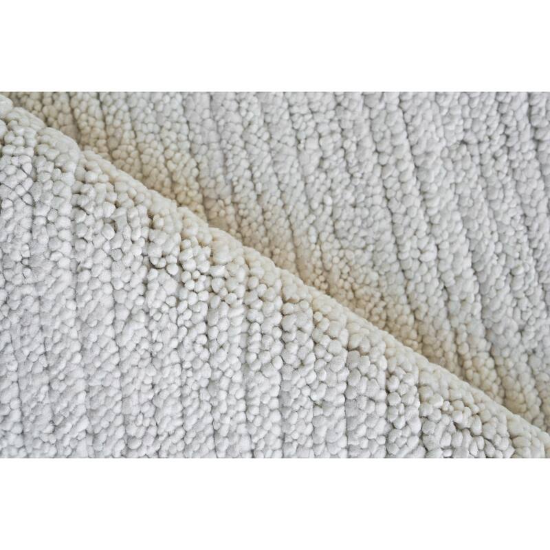 EXQUISITE RUGS Urth Hand-loomed New Zealand Wool Cream Area Rug.