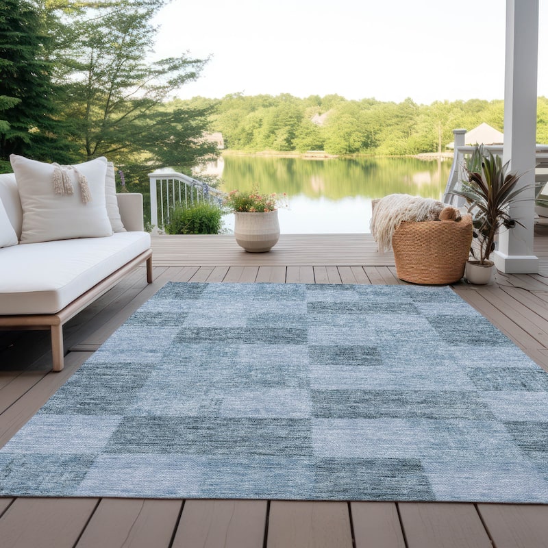 Machine Washable Indoor/ Outdoor Checker Chantille Rug