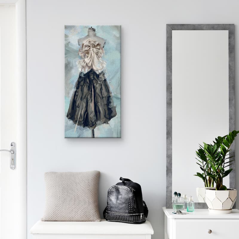 En Vogue I Canvas Art Print