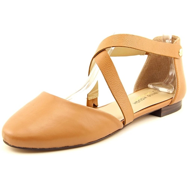round toe leather flats