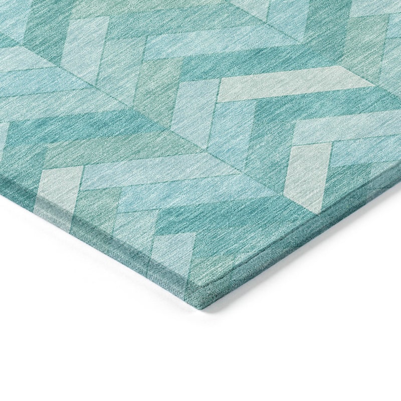 Machine Washable Indoor/ Outdoor Modern Chevron Chantille Rug