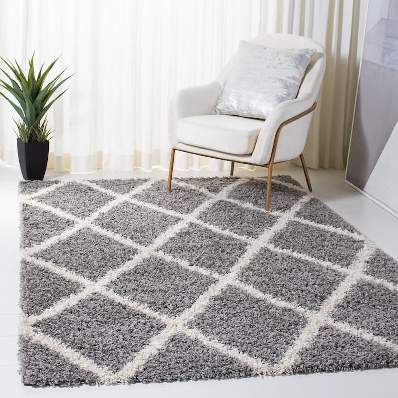 SAFAVIEH Venus Shag Alrun Moroccan 1.75-inch Thick Rug - 5'3" x 7'6" - Grey/Ivory