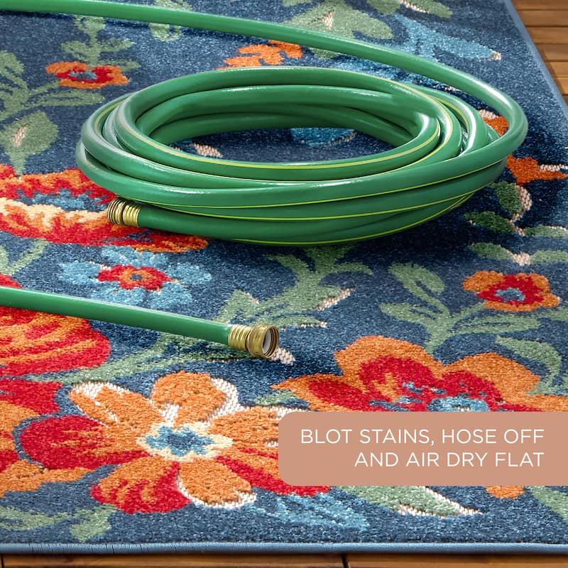 TOWN & COUNTRY EVERYDAY Hibiscus Bloom Modern Floral Indoor Outdoor Area Rug, UV Fade Resistant, High-Low Pile