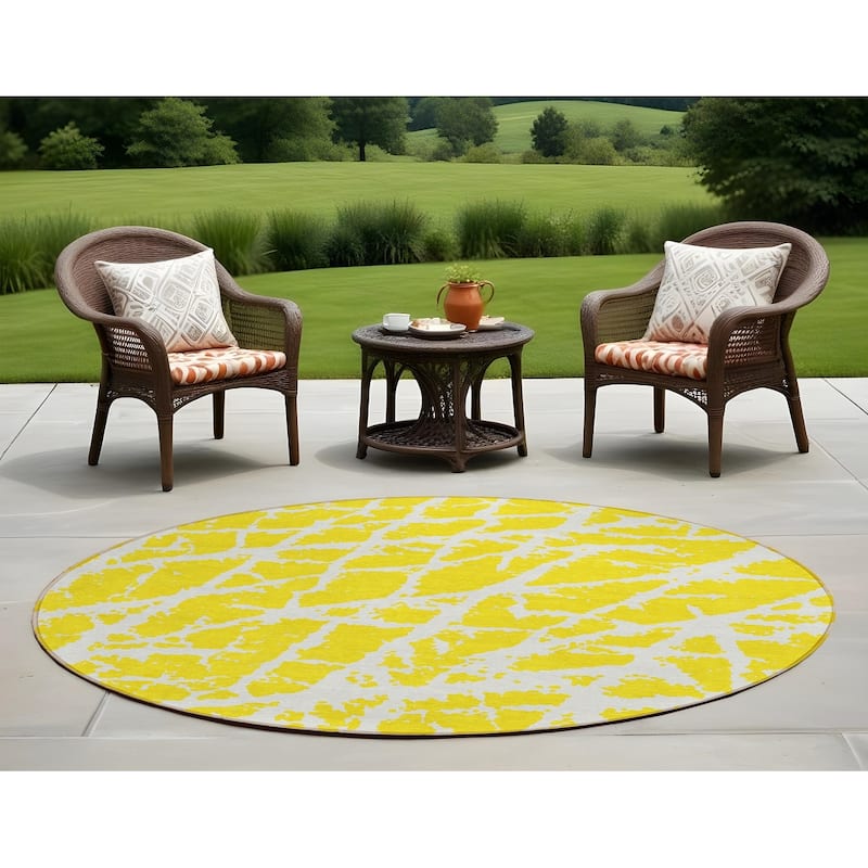 Altove Unique Abstract Weather Resistant Versatile Elegance Outdoor Rug - 8' Round - Multi