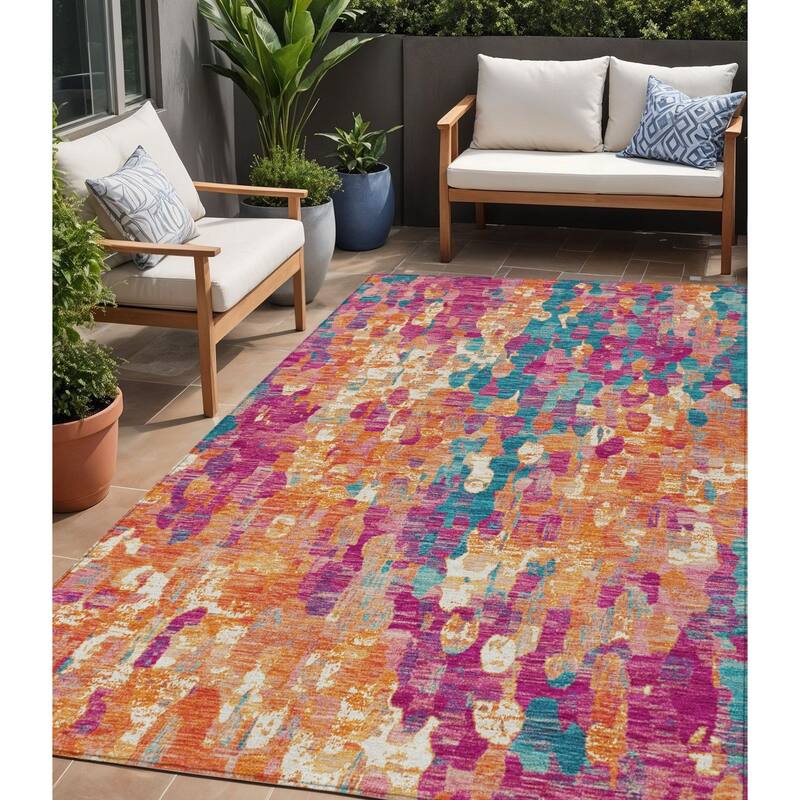 HomeRoots Abstract Transitional Rectangle Outdoor Rug - 5' X 8'