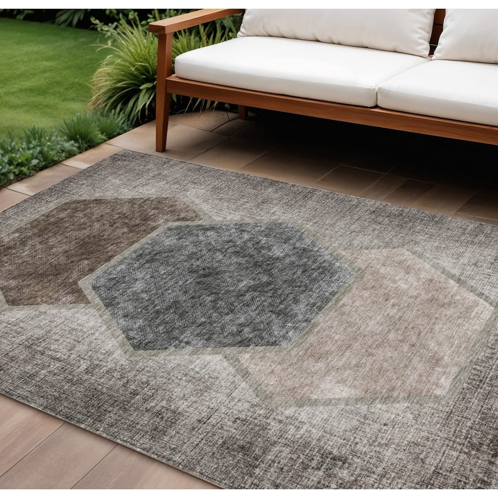 HomeRoots Geometric Transitional Rectangle Outdoor Rug