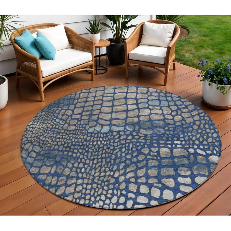 HomeRoots Abstract Transitional Rectangle Outdoor Rug - 8' Round