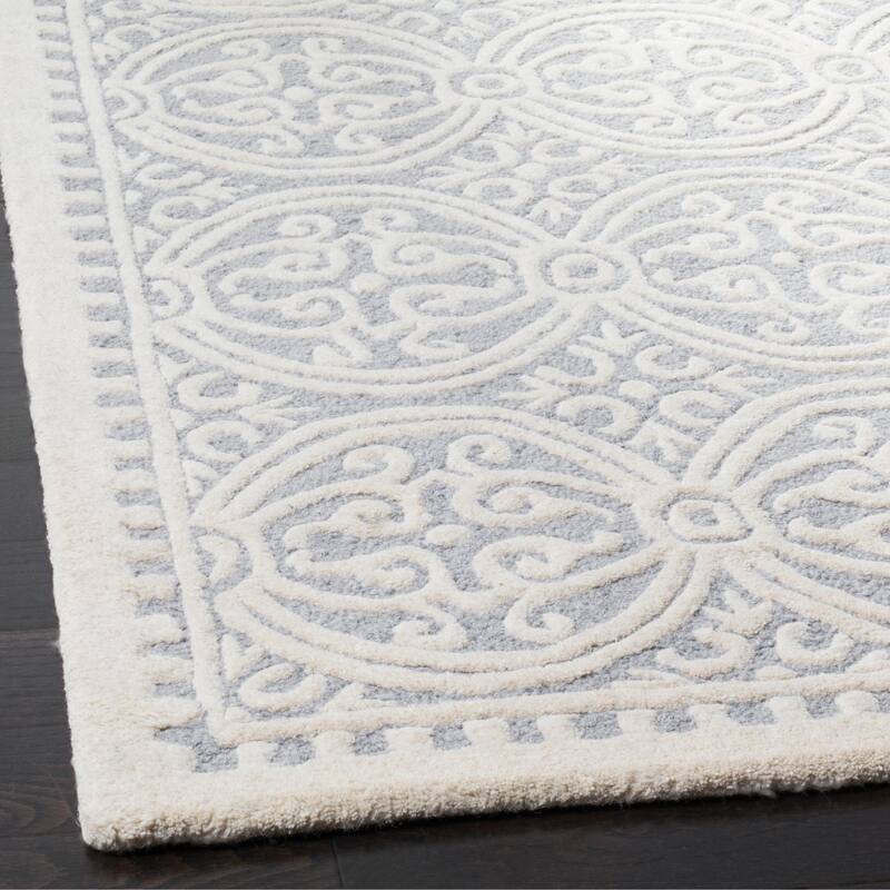 SAFAVIEH Handmade Cambridge Myrtis Moroccan Wool Rug