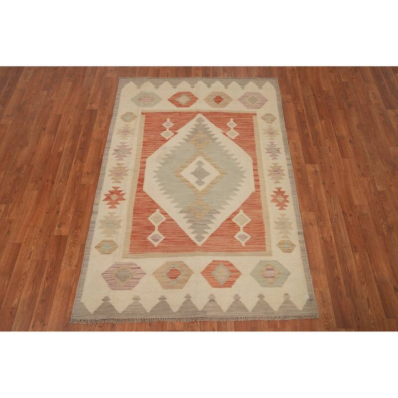 Hand Woven Southwestern Wool Beige Geometric Area Rug - 5' 9'' X 4' 0''
