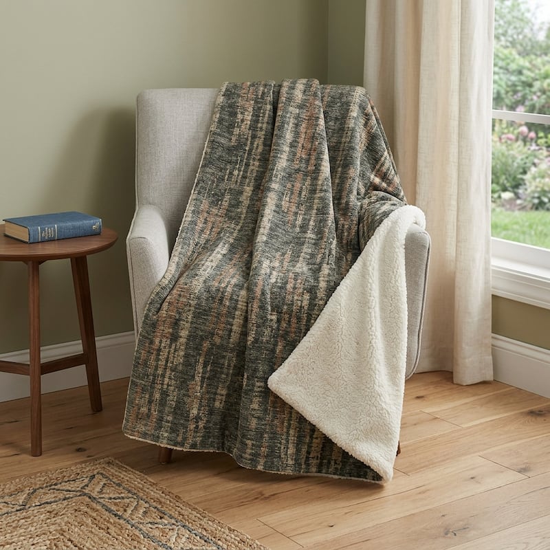 HomeRoots 50" X 70" Green And Wheat Abstract Polyester Woven Plush Throw Blanket - Throw - Green/Wheat
