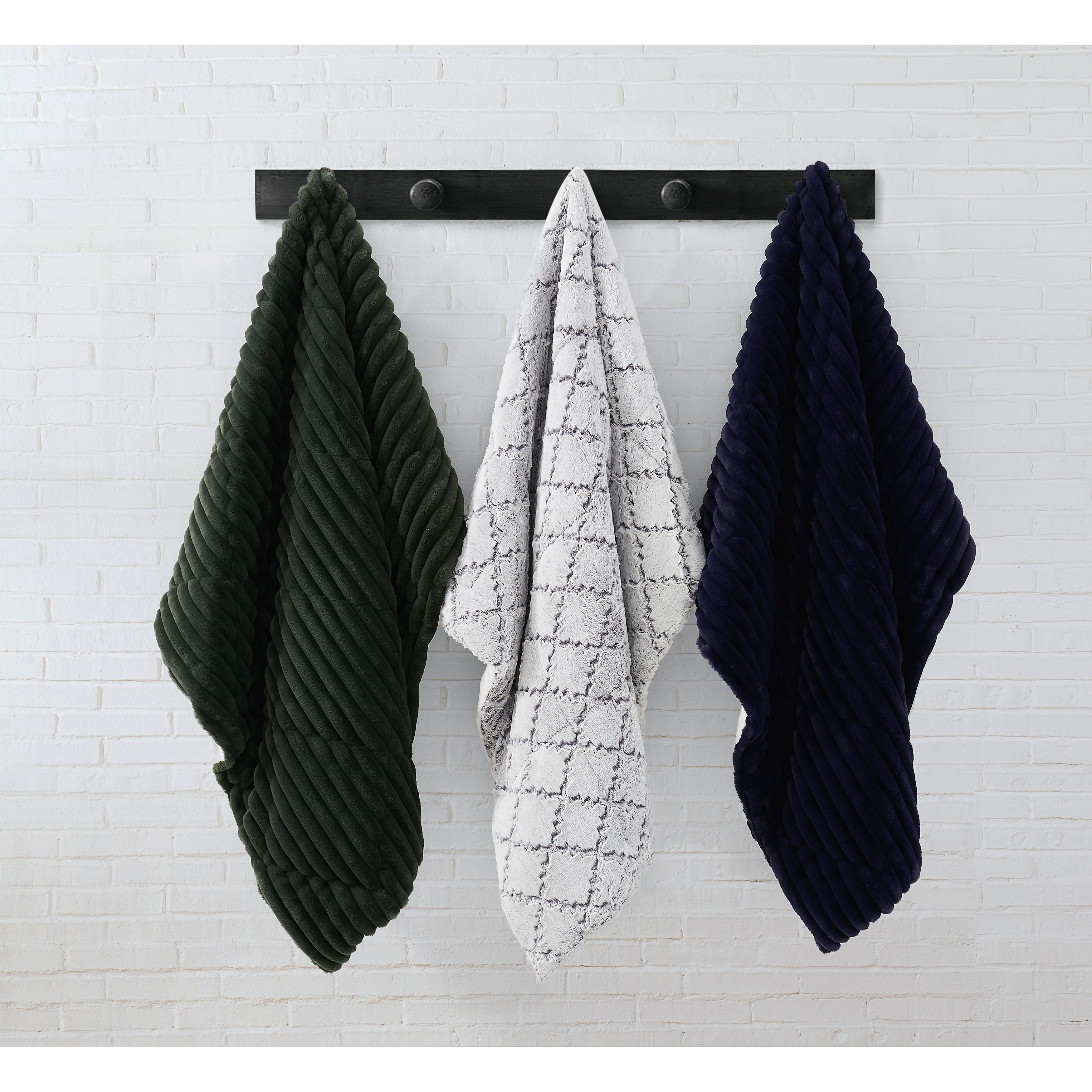 London fog supreme deals velvet faux fur throw