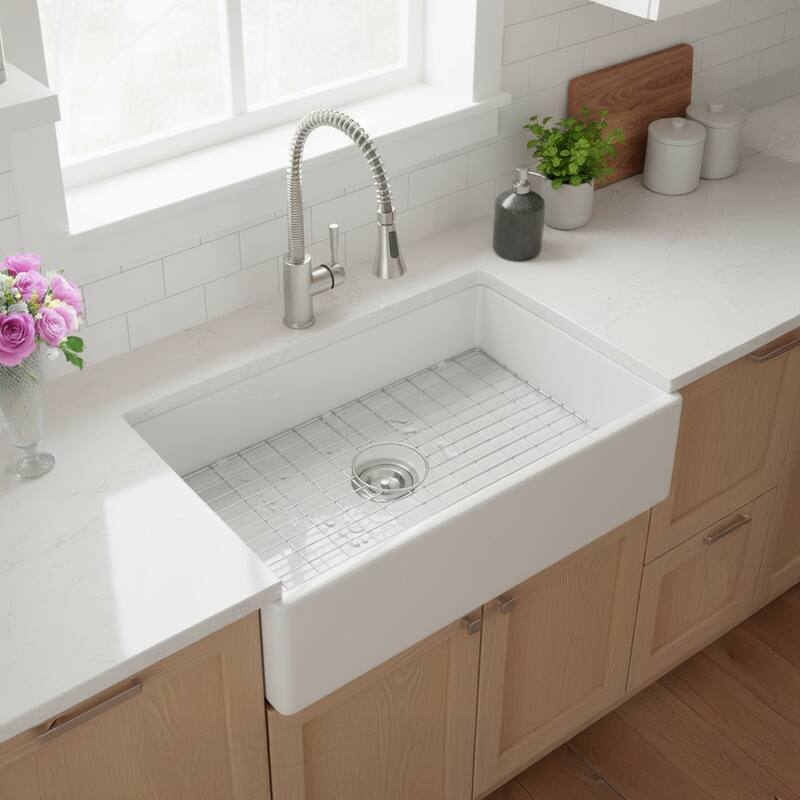 Highpoint Collection 33-inch White Single Bowl Fireclay Farmhouse Sink with Accessories - 33" x 18" x 10"