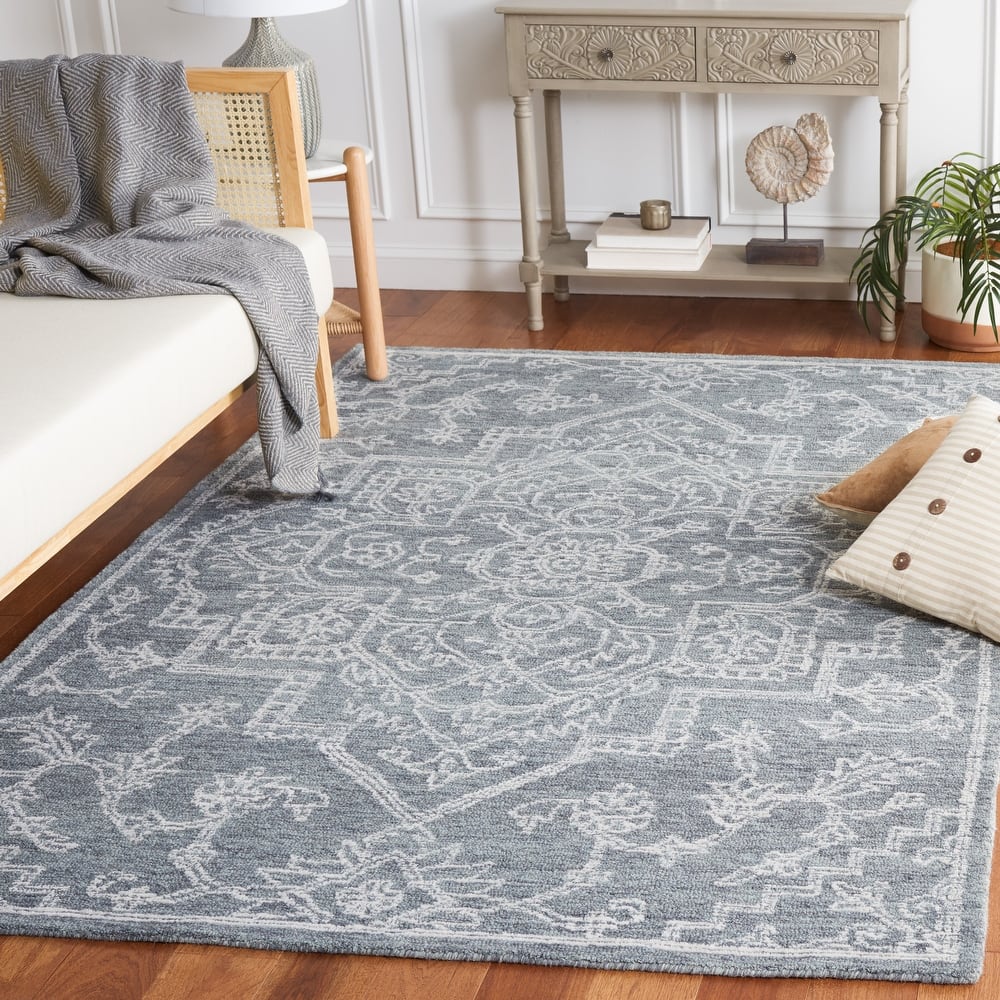 SAFAVIEH Handmade Micro-Loop Berivan Medallion Wool Rug