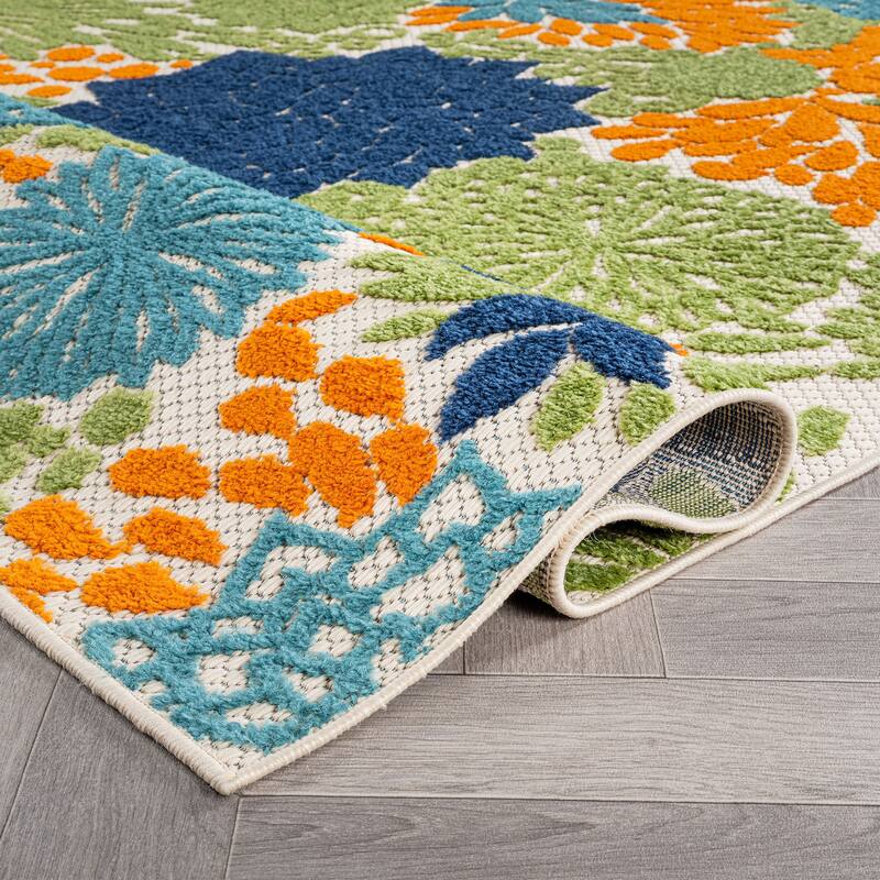 World Rug Gallery Indoor/Outdoor High-Low Textured Area Rug, Floral, Easy-Clean Patio Rug