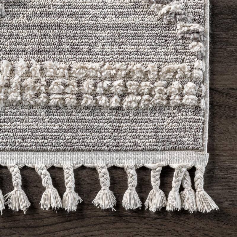 Nuloom Skylar Textured Trellis Tassel Area Rug
