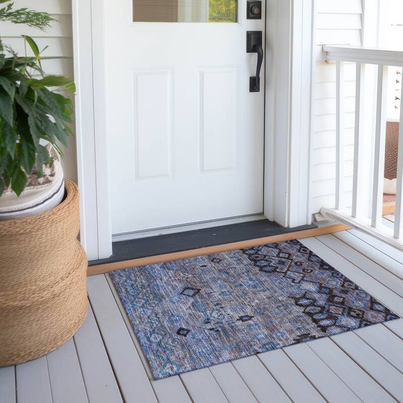 Machine Washable Indoor/ Outdoor Boho Moroccan Chantille Rug - Brown - 1'8" x 2'6"